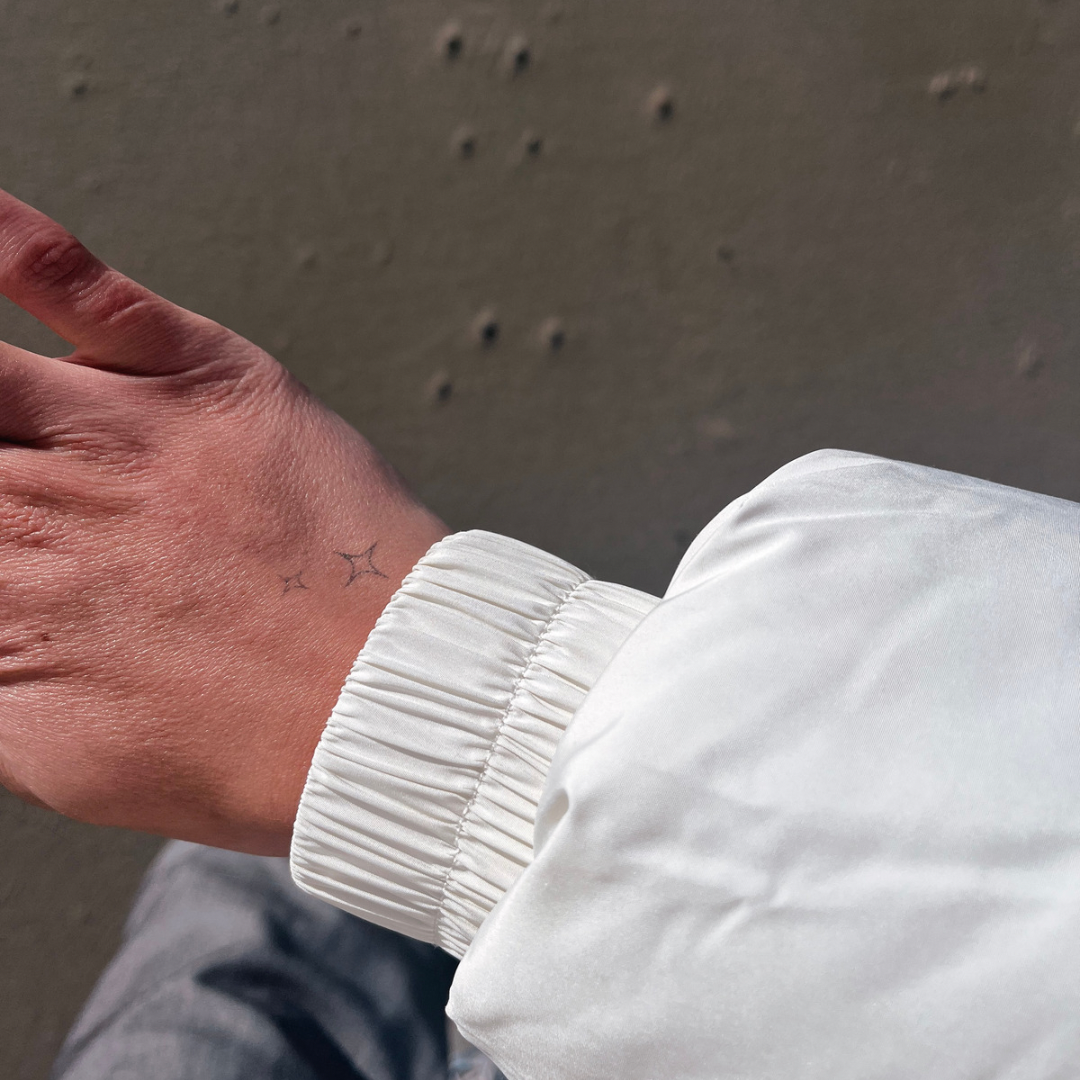 Scintillio del tatuaggio temporaneo