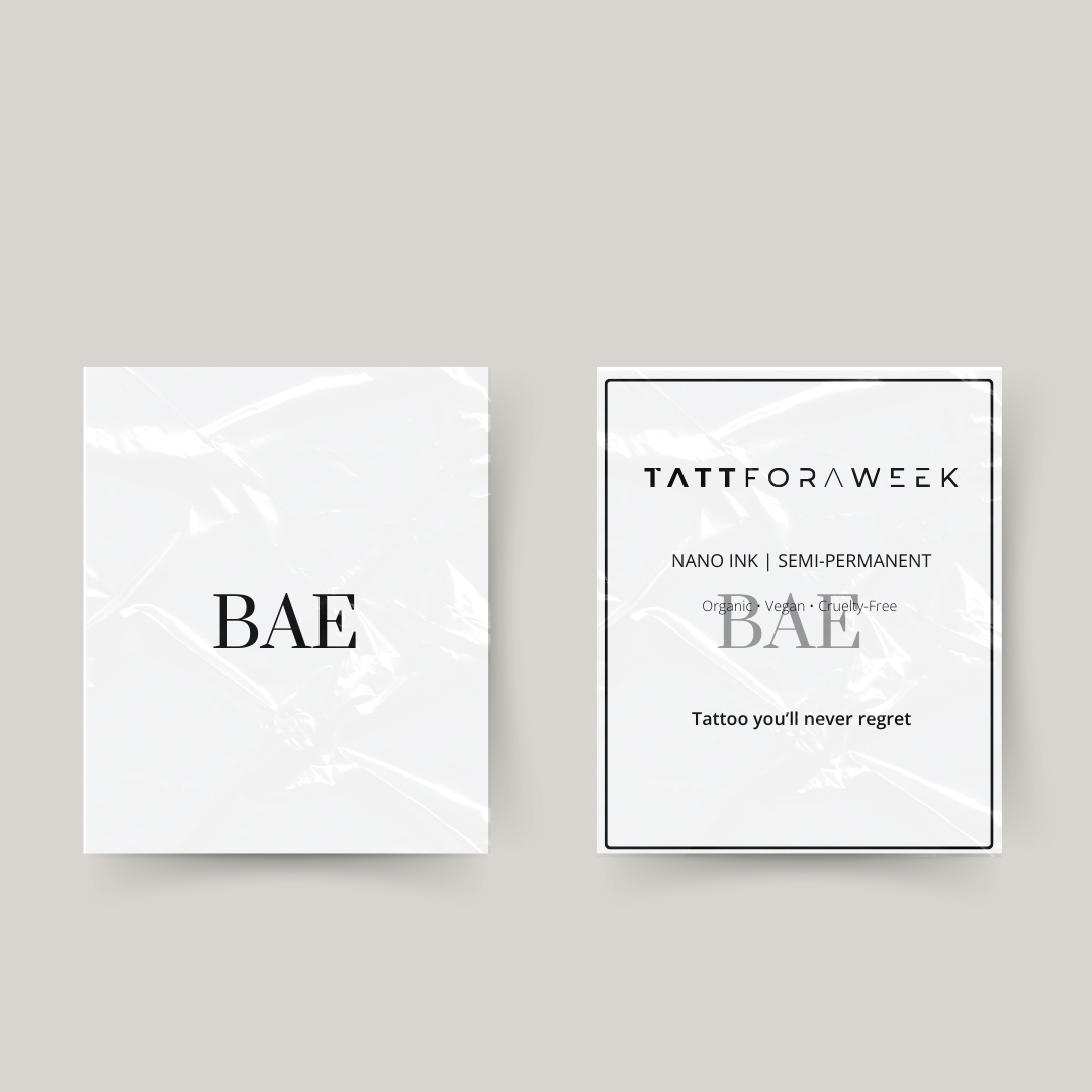 Ragazza tatuaggio temporaneo