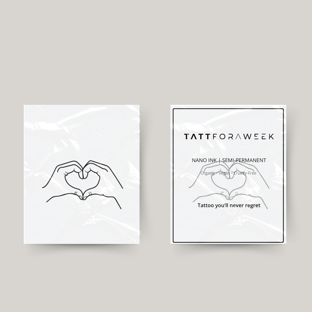 Cuore del tatuaggio temporaneo delle mani
