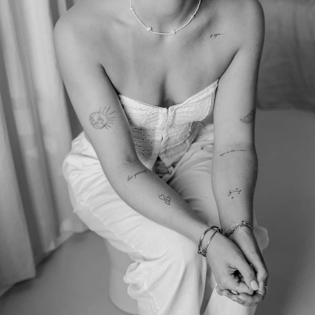 Tatuaggi temporanei per matrimoni: abbinamento perfetto con il tuo abito da sposa