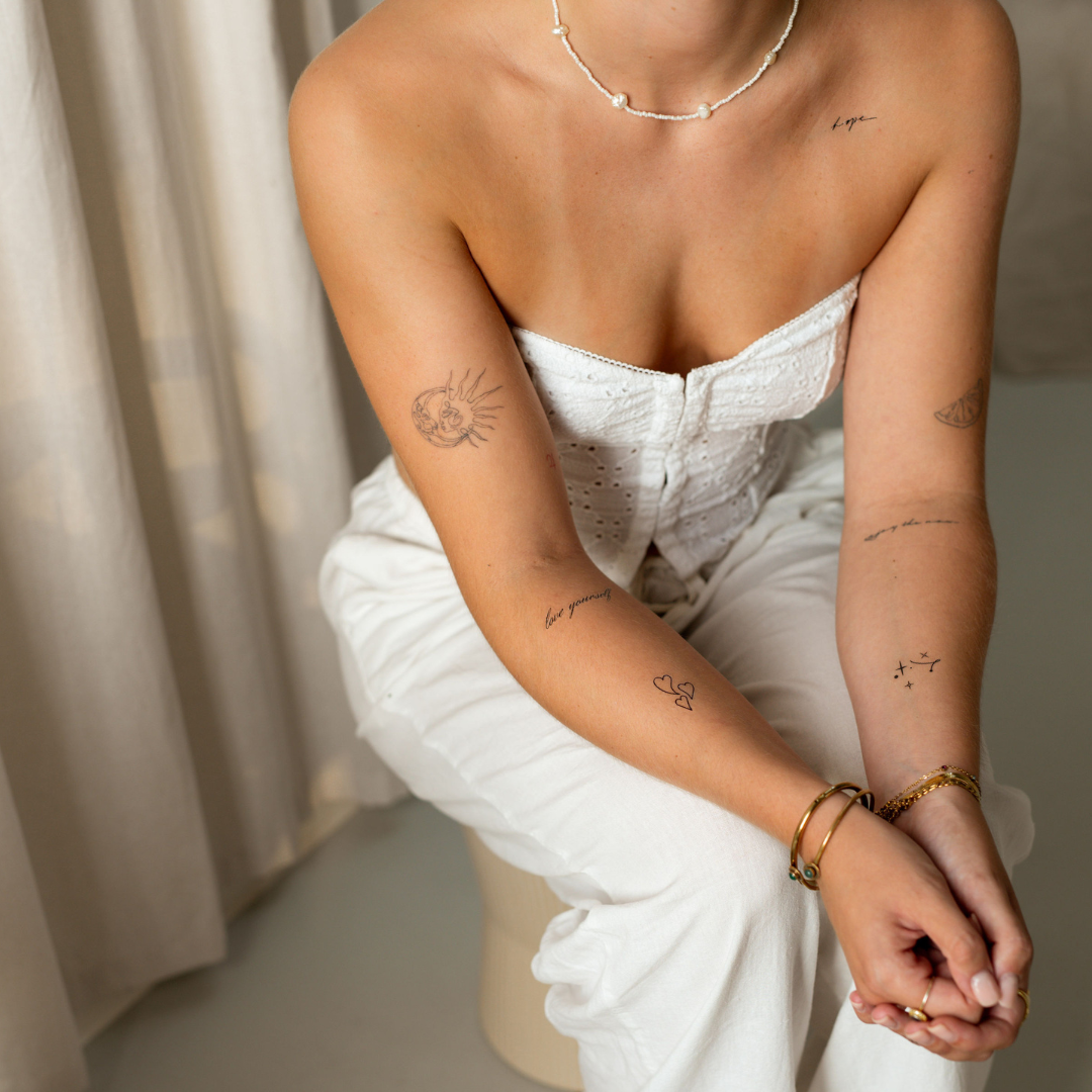 Tatuaggio temporaneo per il piede: 10 fantastici design per questa estate