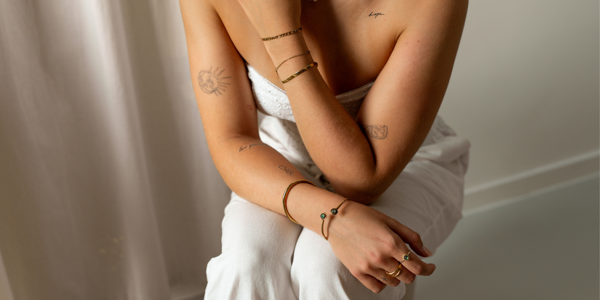 Tatuaggio sulla clavicola: ispirazione, significato e consigli per questo posto elegante