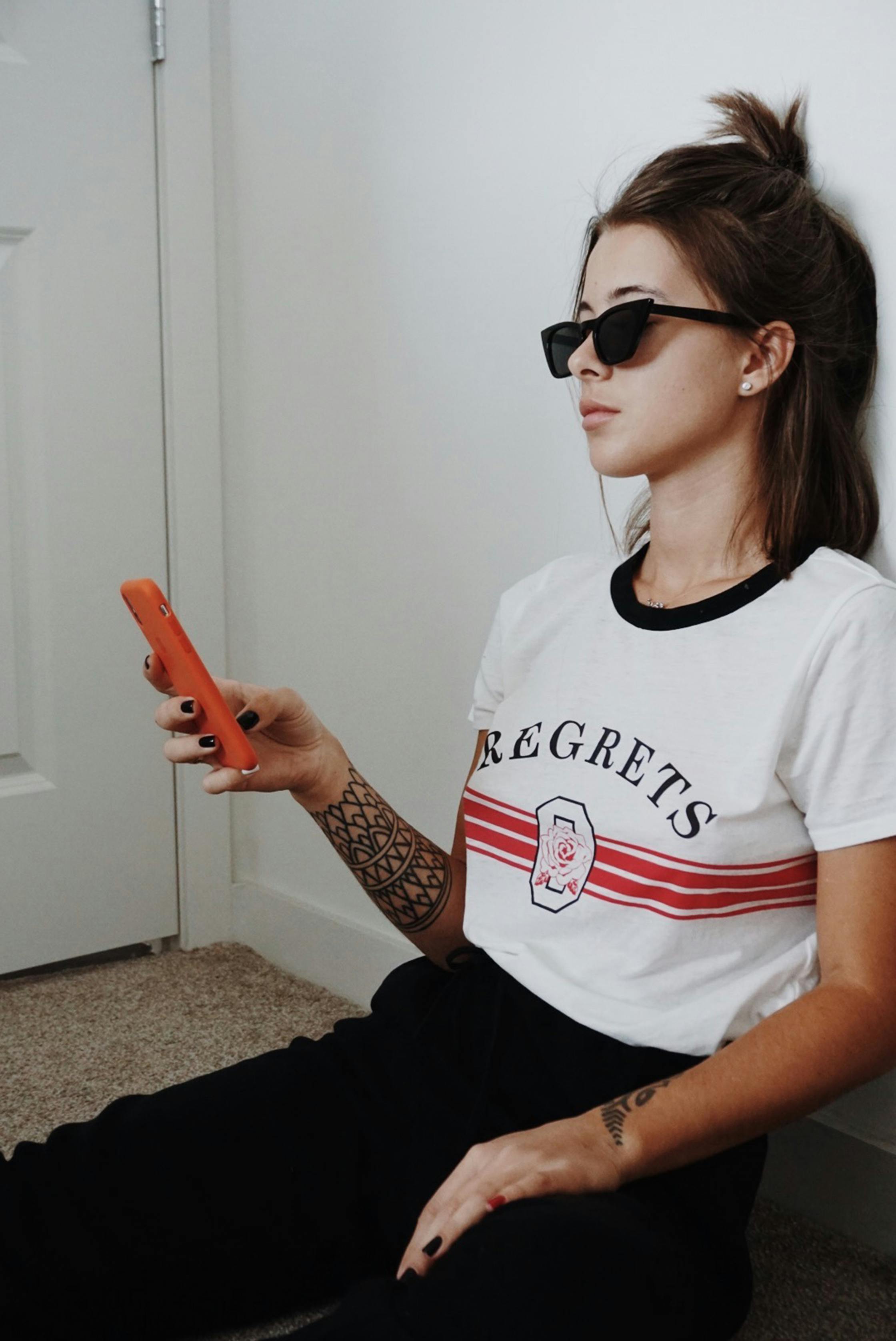 Rimuovere un tatuaggio falso: 7 consigli per una pelle irritata