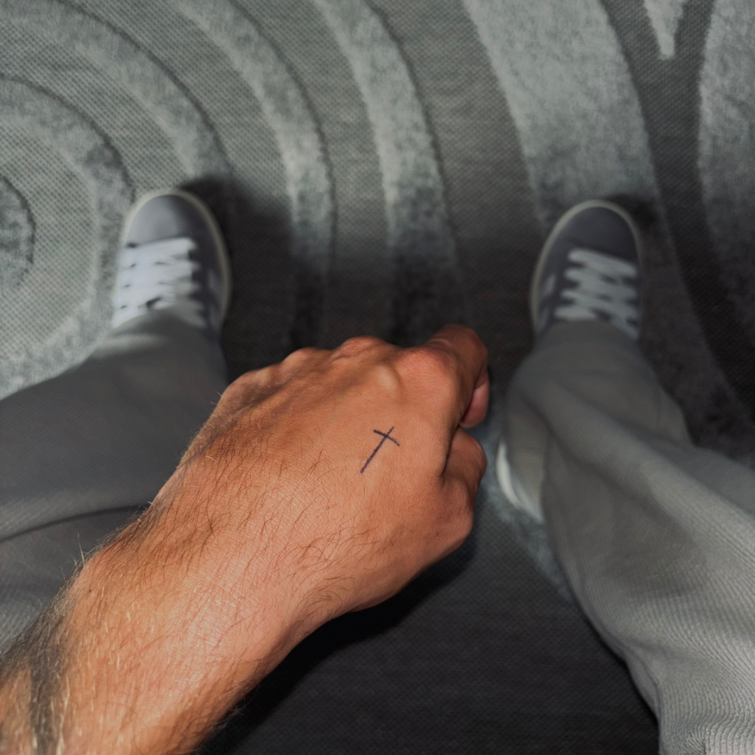 Croce tatuaggio temporaneo