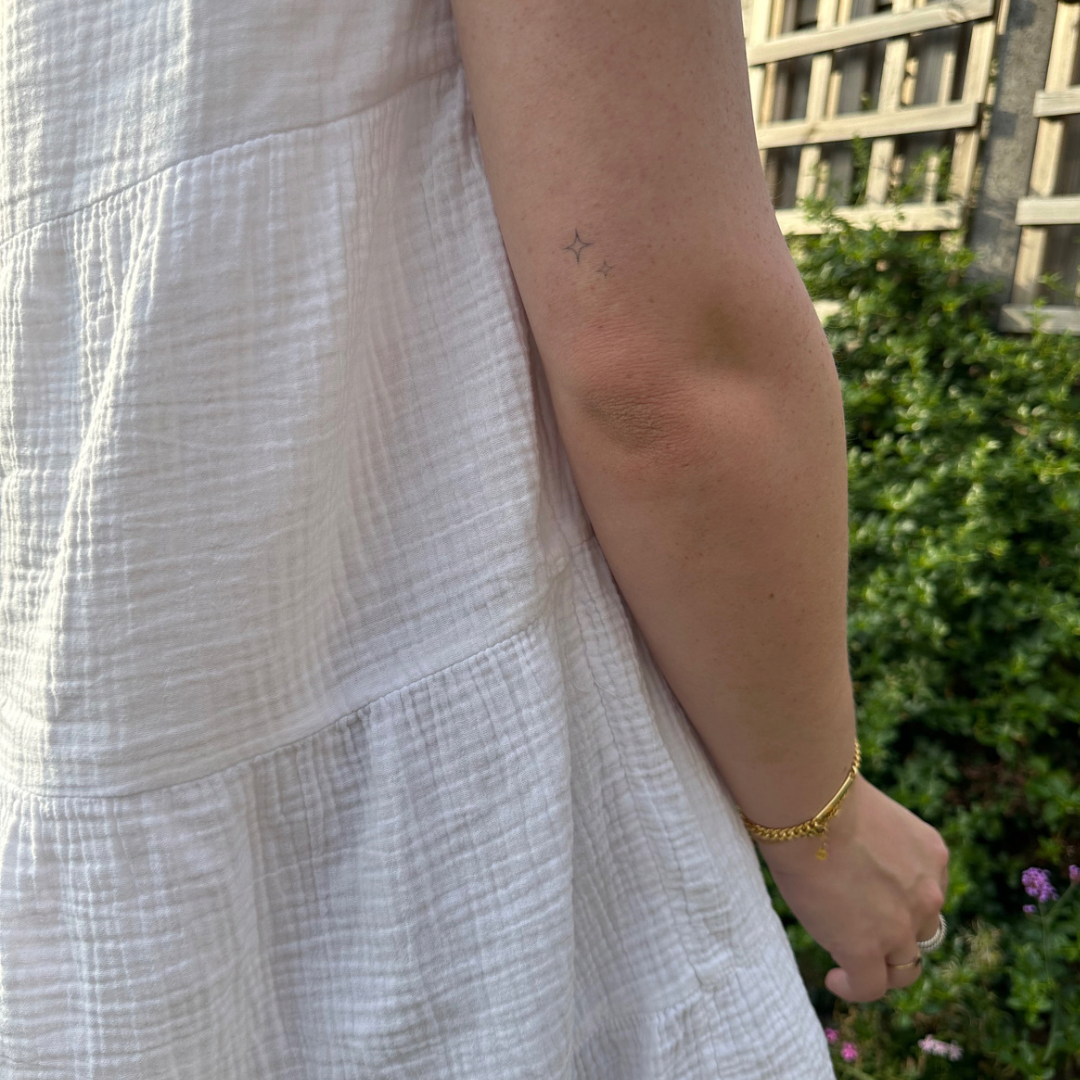 Scintillio del tatuaggio temporaneo