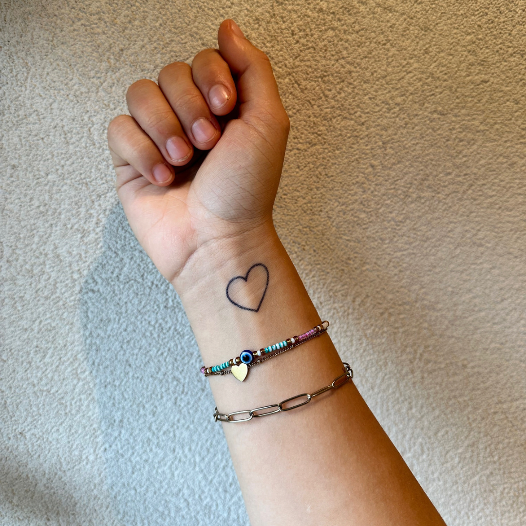 Cuore del tatuaggio temporaneo