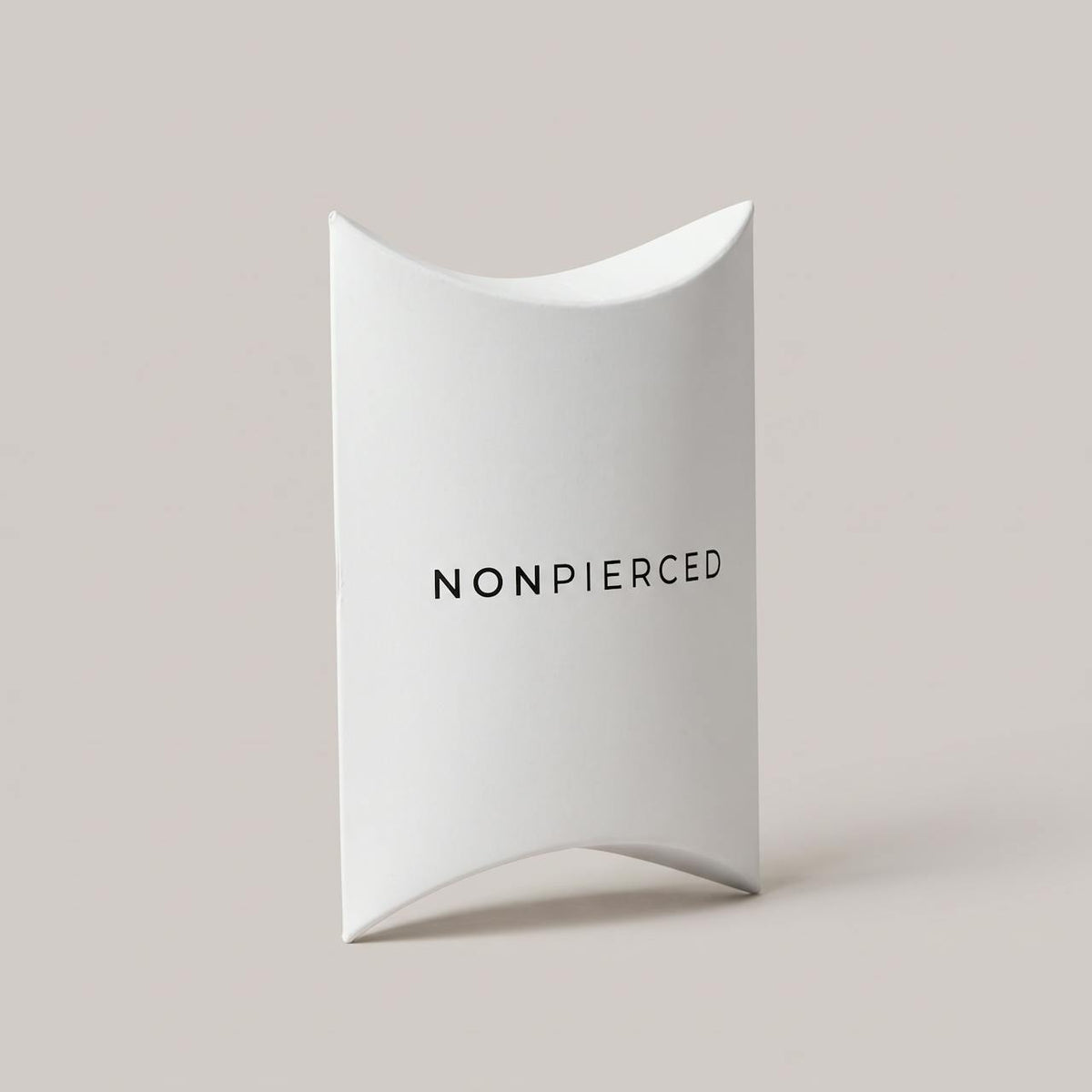 Nep neuspiercing clip hartje zilver in NONPIERCED doosje