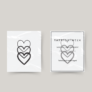 Tatuaggio temporaneo di tre cuori